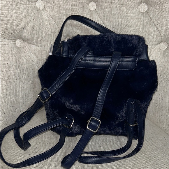 Swarovski Luxe Black Fur Backpack with drawstring and magnetic buttons closure - Picture 6 of 7